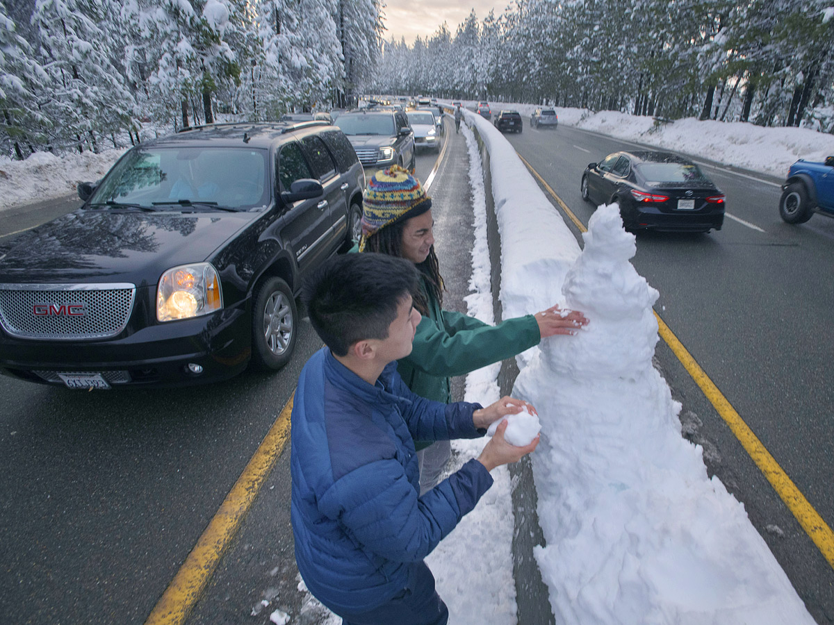 Heavy snowfall in California Photos - Sakshi7