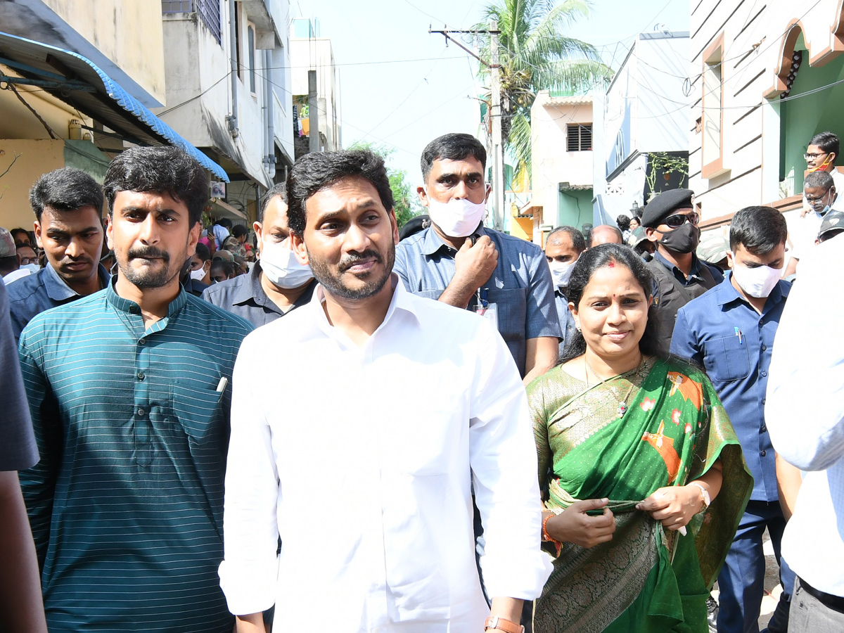 CM YS Jagan Visits Flood Affected Areas In Chittoor and Nellore Dist Photo Gallery - Sakshi43