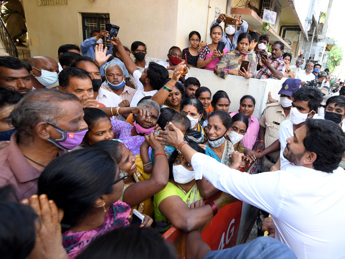 CM YS Jagan Visits Flood Affected Areas In Chittoor and Nellore Dist Photo Gallery - Sakshi1