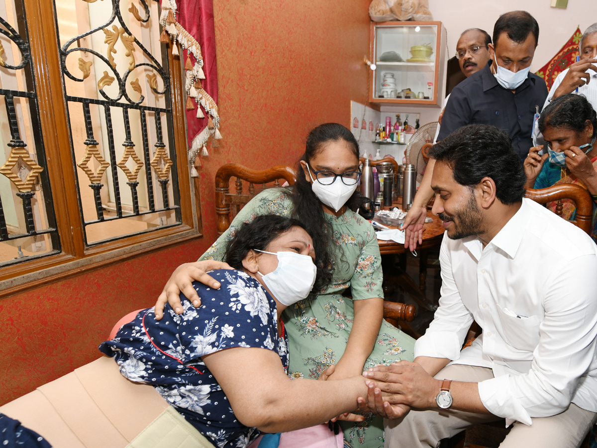 CM YS Jagan Visits Flood Affected Areas In Chittoor and Nellore Dist Photo Gallery - Sakshi37