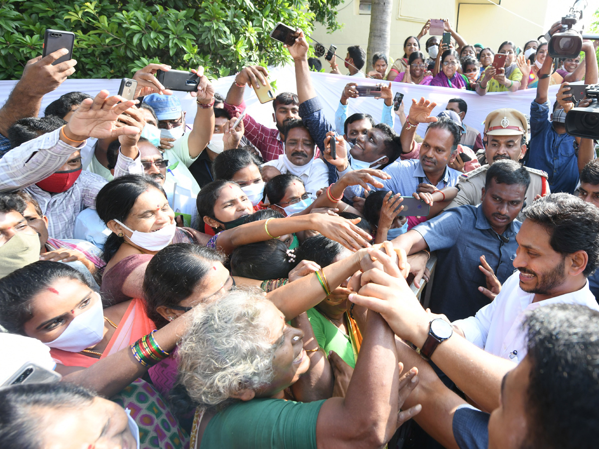 CM YS Jagan Visits Flood Affected Areas In Chittoor and Nellore Dist Photo Gallery - Sakshi21