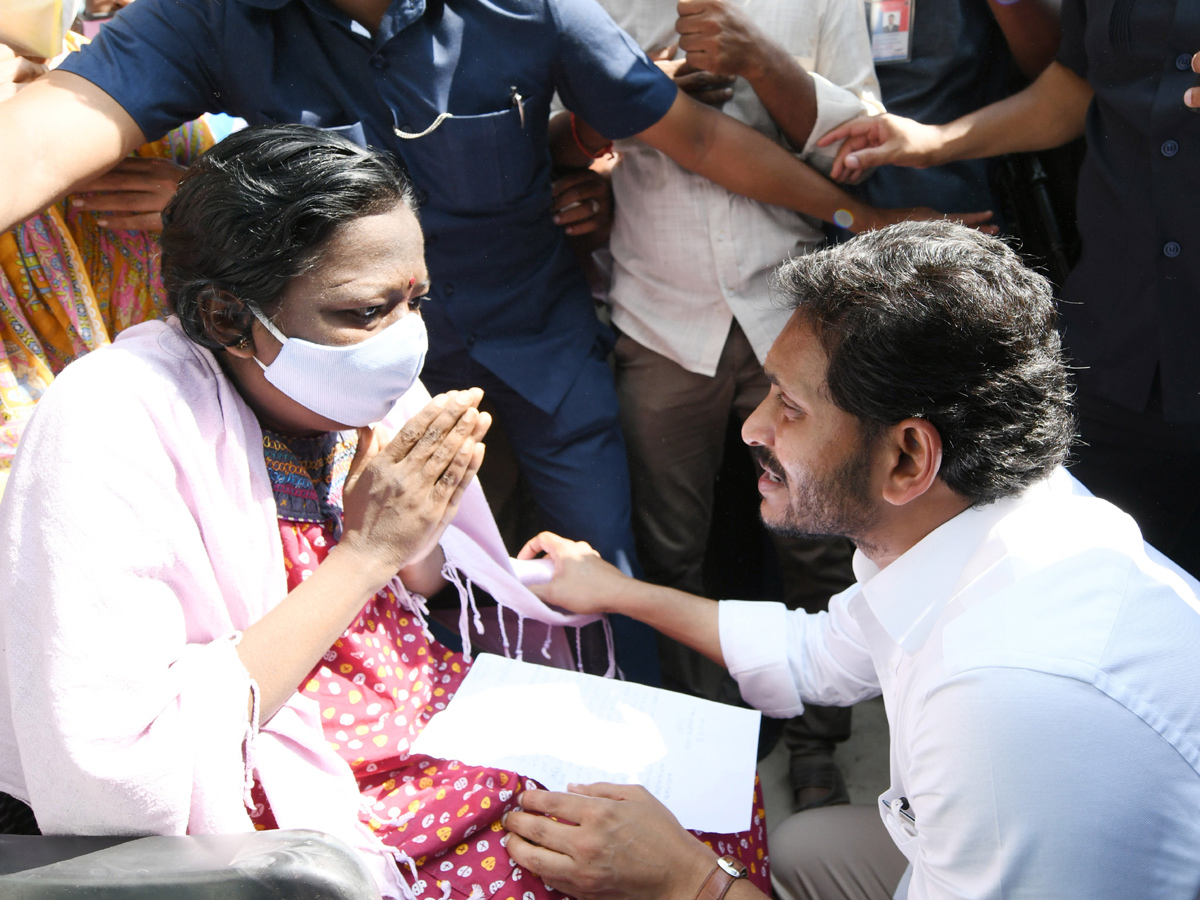 CM YS Jagan Visits Flood Affected Areas In Chittoor and Nellore Dist Photo Gallery - Sakshi27