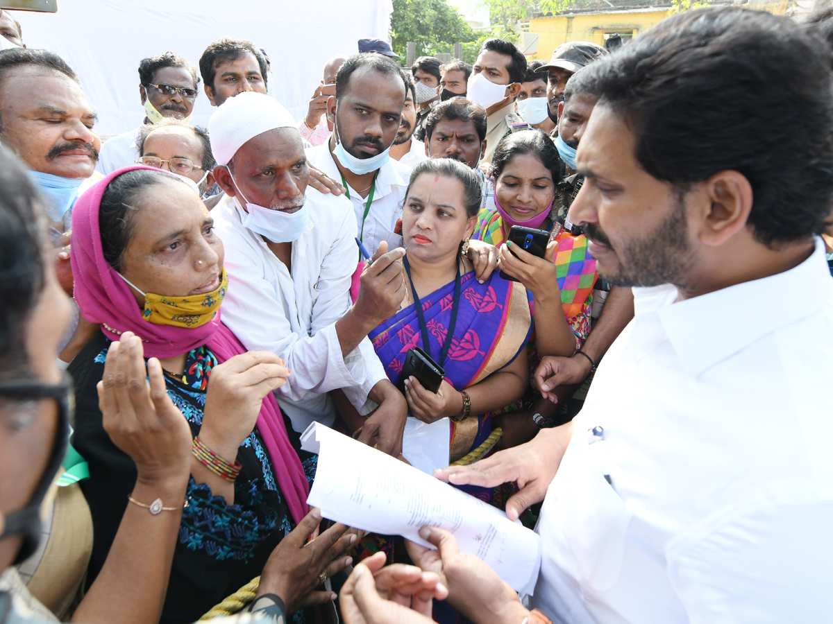 CM YS Jagan Visits Flood Affected Areas In Chittoor and Nellore Dist Photo Gallery - Sakshi29