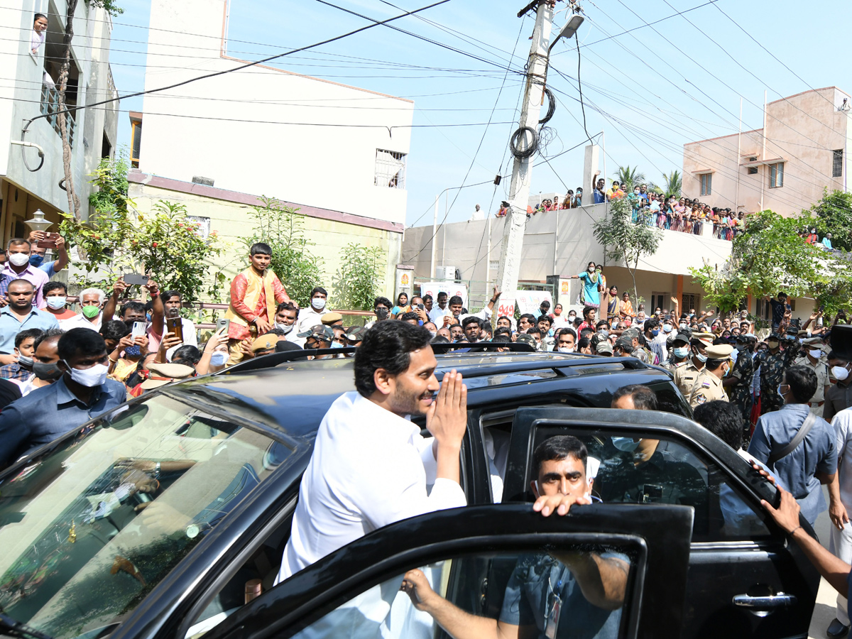 CM YS Jagan Visits Flood Affected Areas In Chittoor and Nellore Dist Photo Gallery - Sakshi12