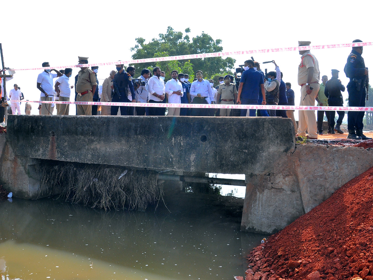 CM YS Jagan Visits Flood Affected Areas In Chittoor and Nellore Dist Photo Gallery - Sakshi15