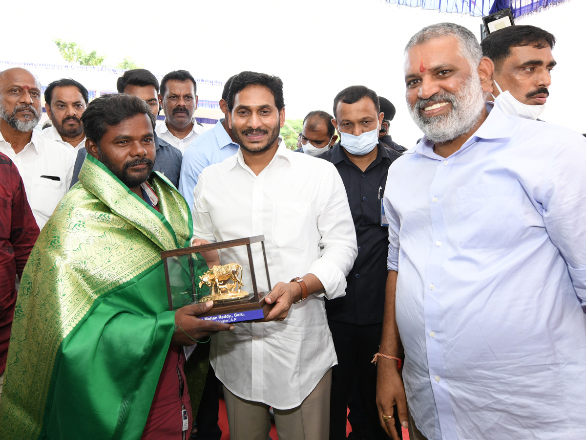 CM YS Jagan Visits Flood Affected Areas In Chittoor and Nellore Dist Photo Gallery - Sakshi50