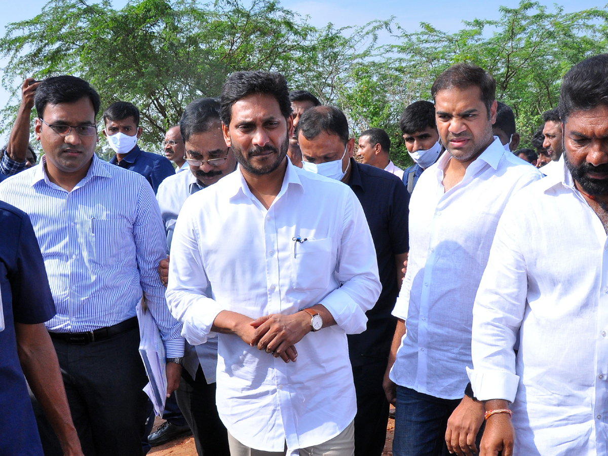 CM YS Jagan Visits Flood Affected Areas In Chittoor and Nellore Dist Photo Gallery - Sakshi17