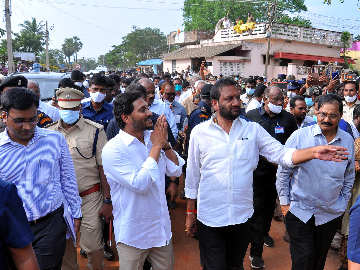 CM YS Jagan Visits Flood Affected Areas In Chittoor and Nellore Dist Photo Gallery - Sakshi5