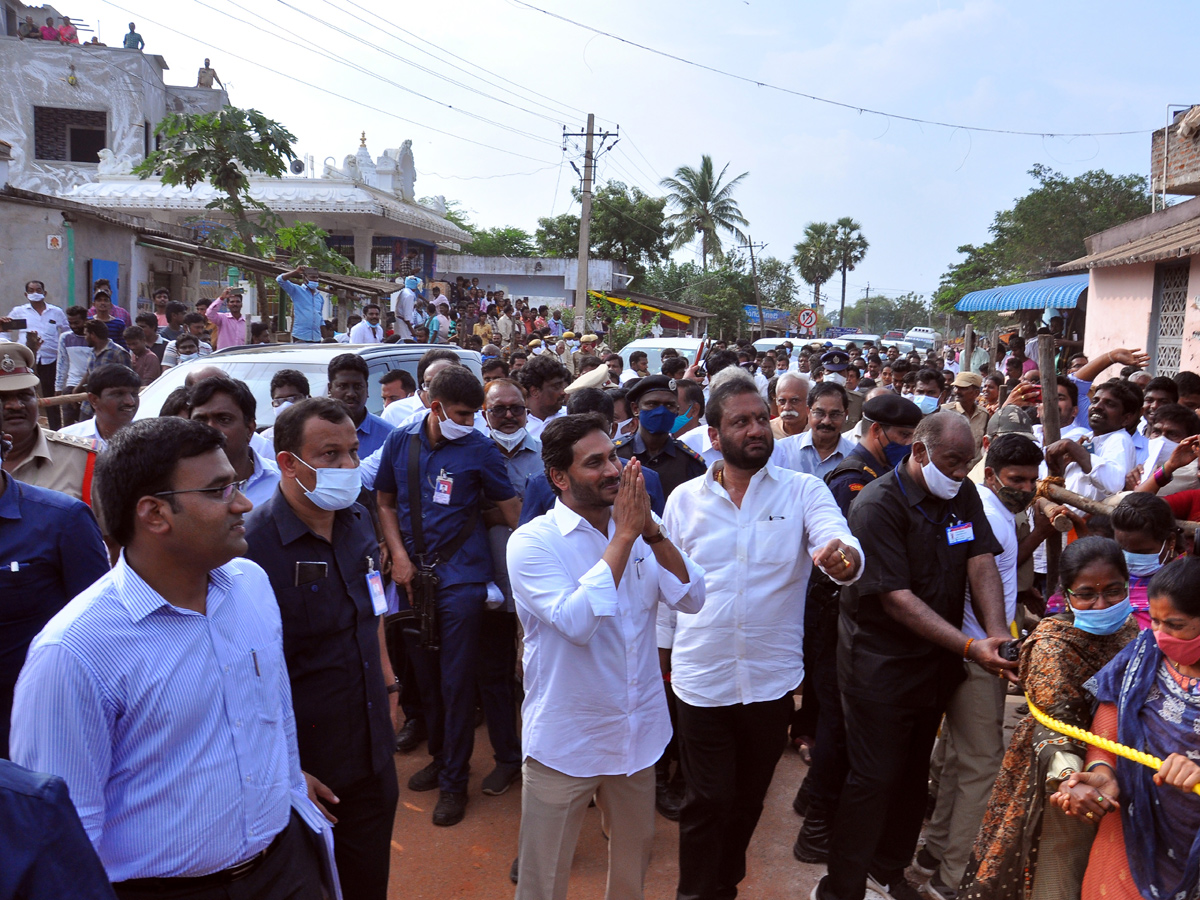 CM YS Jagan Visits Flood Affected Areas In Chittoor and Nellore Dist Photo Gallery - Sakshi6