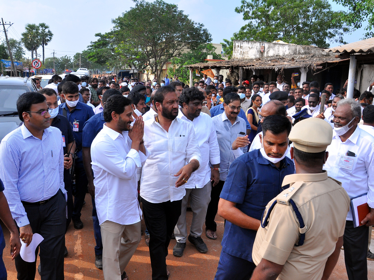 CM YS Jagan Visits Flood Affected Areas In Chittoor and Nellore Dist Photo Gallery - Sakshi7