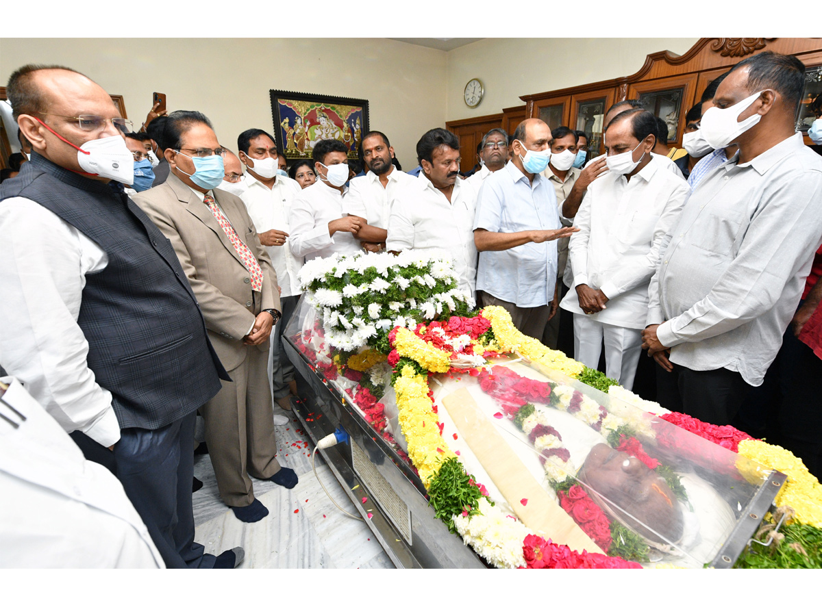 Political Leaders Pays tributes To Former AP CM Rosaiah Photo Gallery - Sakshi3