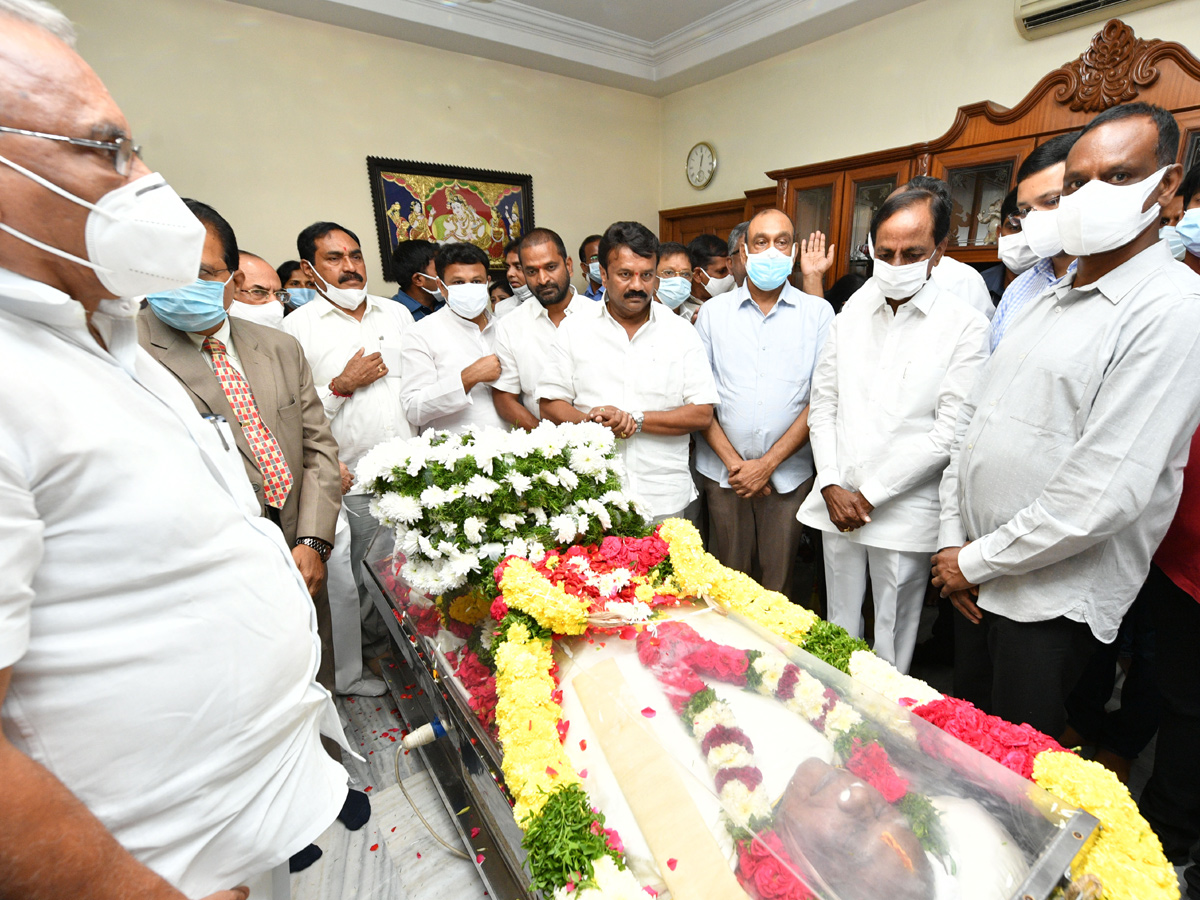 Political Leaders Pays tributes To Former AP CM Rosaiah Photo Gallery - Sakshi4