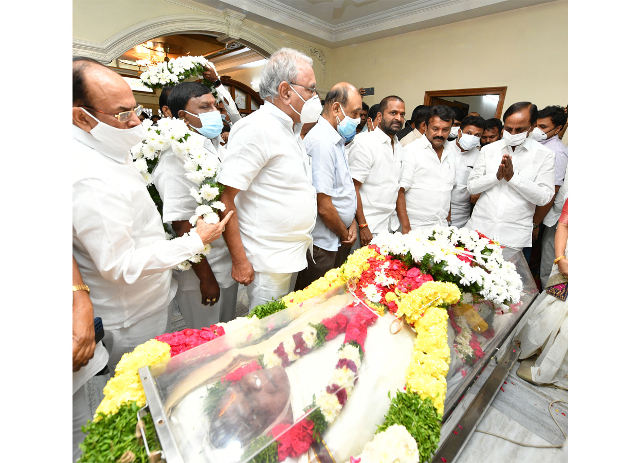 Political Leaders Pays tributes To Former AP CM Rosaiah Photo Gallery - Sakshi1