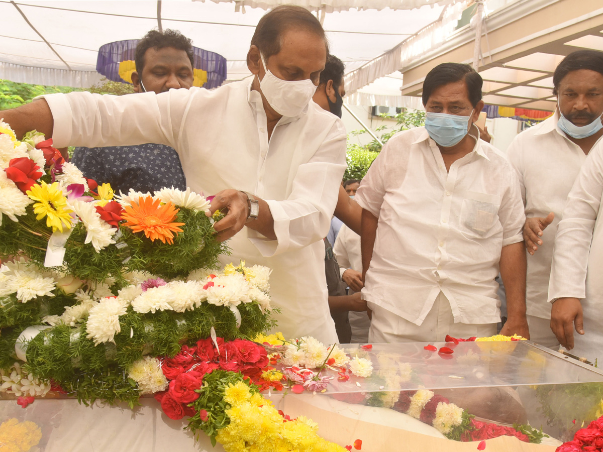 Political Leaders Pays tributes To Former AP CM Rosaiah Photo Gallery - Sakshi10