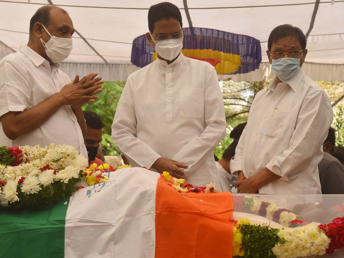 Political Leaders Pays tributes To Former AP CM Rosaiah Photo Gallery - Sakshi12