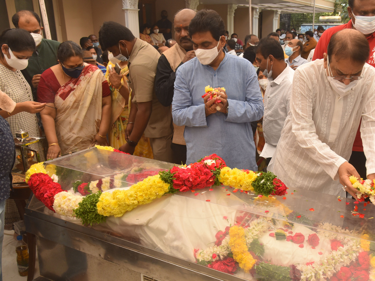 Political Leaders Pays tributes To Former AP CM Rosaiah Photo Gallery - Sakshi14