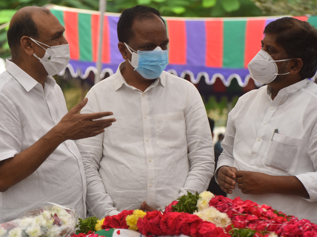 Political Leaders Pays tributes To Former AP CM Rosaiah Photo Gallery - Sakshi39