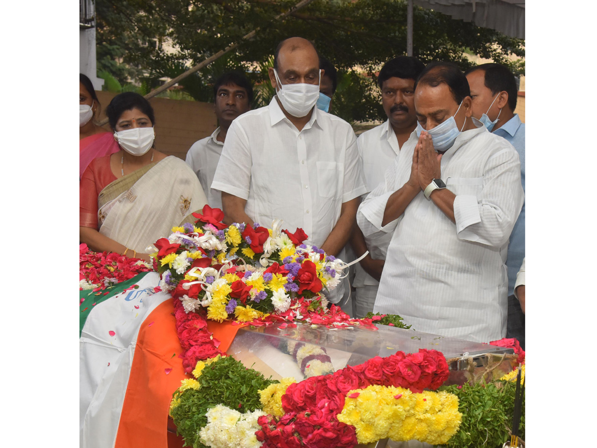 Political Leaders Pays tributes To Former AP CM Rosaiah Photo Gallery - Sakshi41