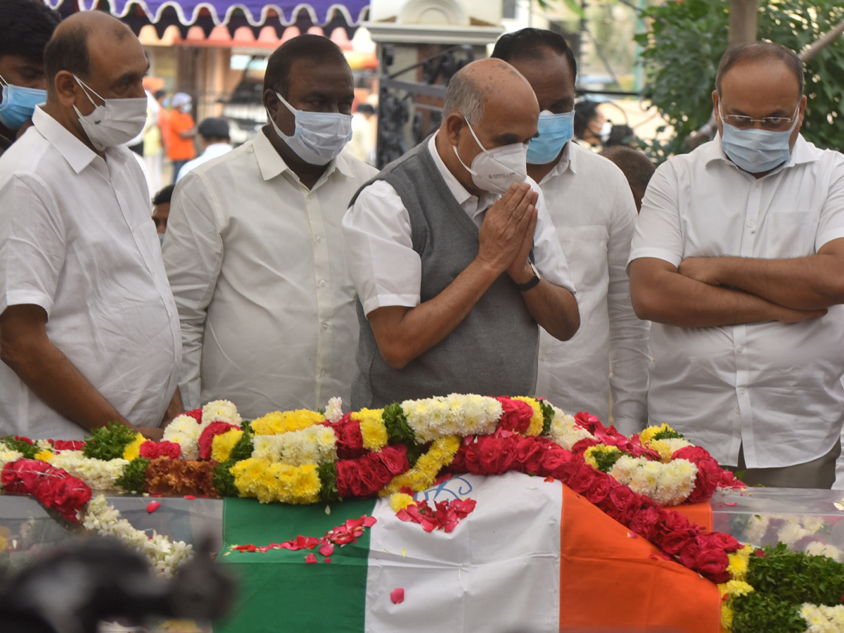 Political Leaders Pays tributes To Former AP CM Rosaiah Photo Gallery - Sakshi42