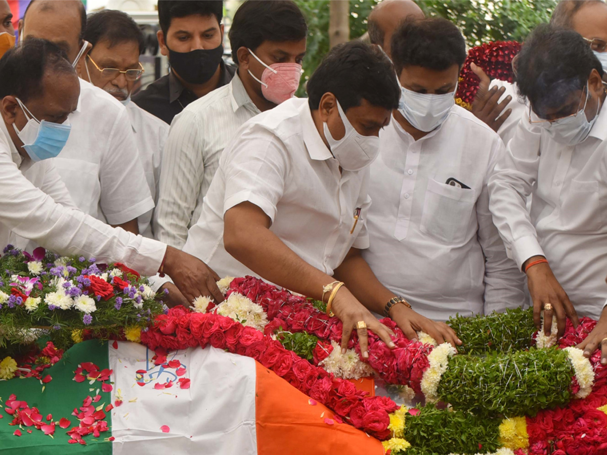 Political Leaders Pays tributes To Former AP CM Rosaiah Photo Gallery - Sakshi47