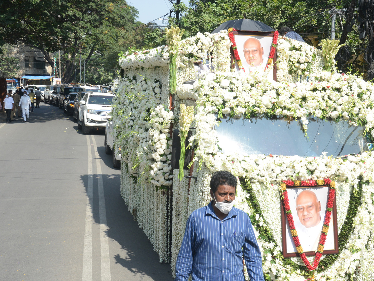 Former CM Rosaiah Funeral Photo Gallery - Sakshi21