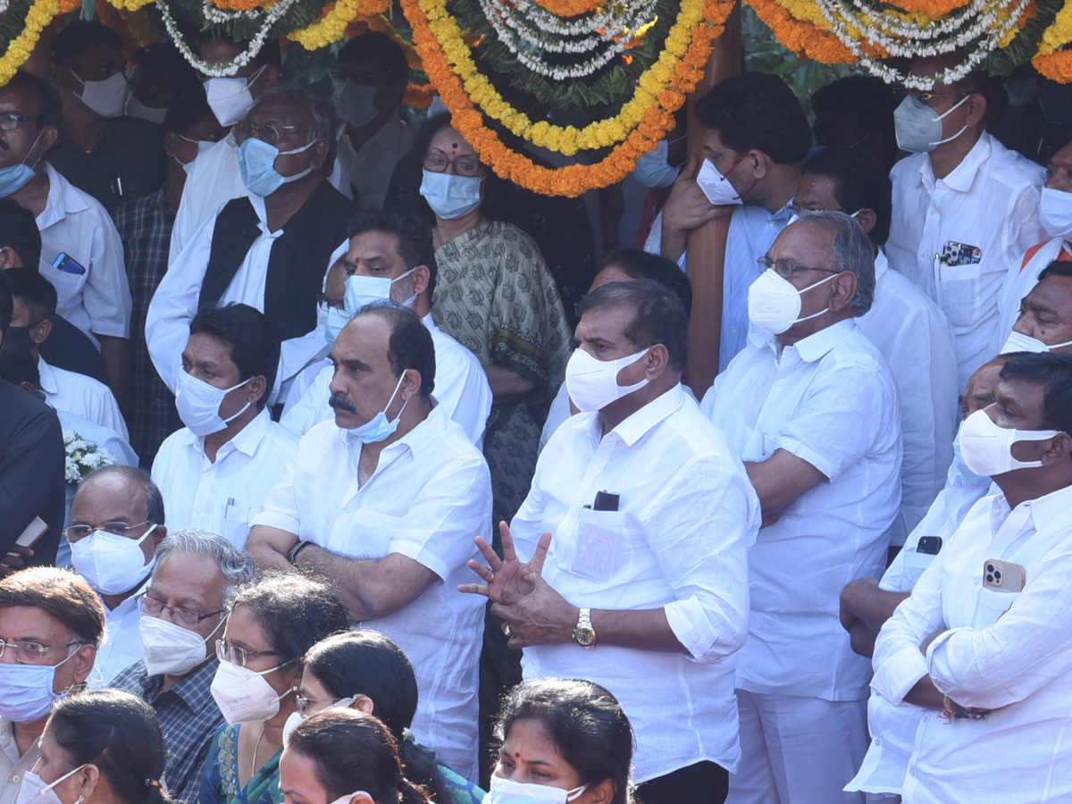 Former CM Rosaiah Funeral Photo Gallery - Sakshi23