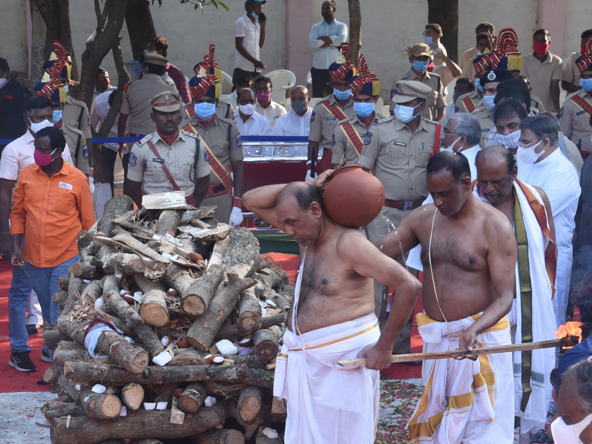 Former CM Rosaiah Funeral Photo Gallery - Sakshi25