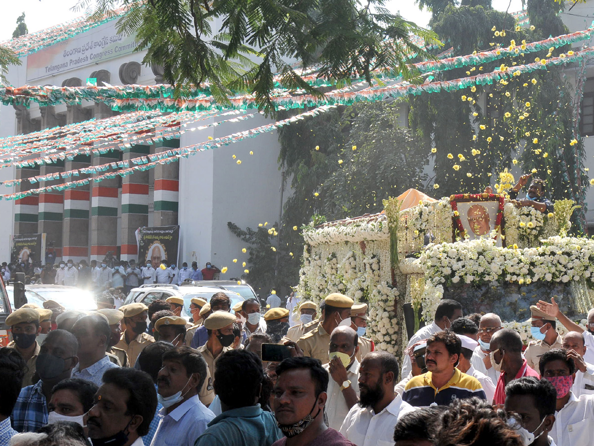 Former CM Rosaiah Funeral Photo Gallery - Sakshi27