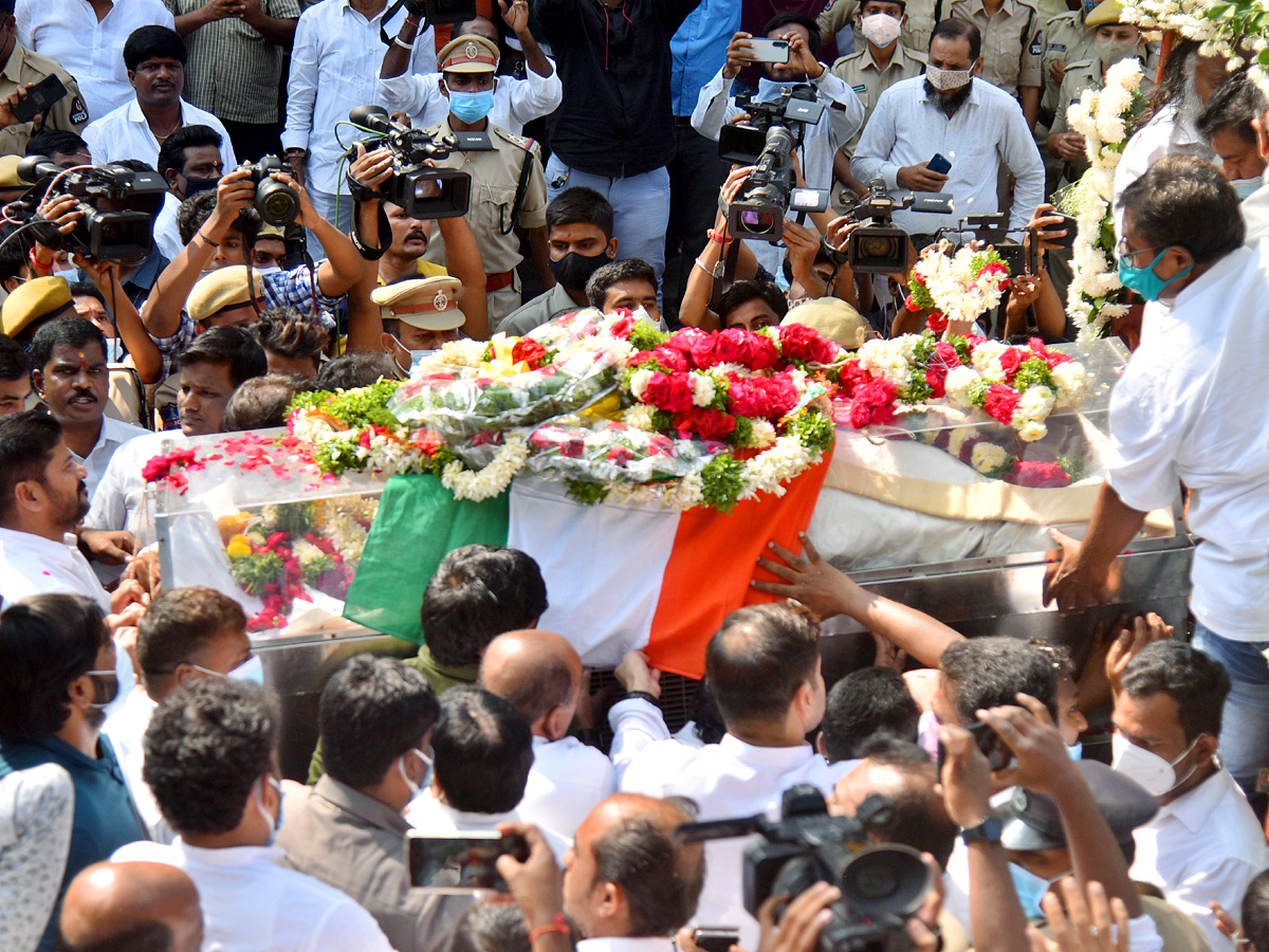 Former CM Rosaiah Funeral Photo Gallery - Sakshi31