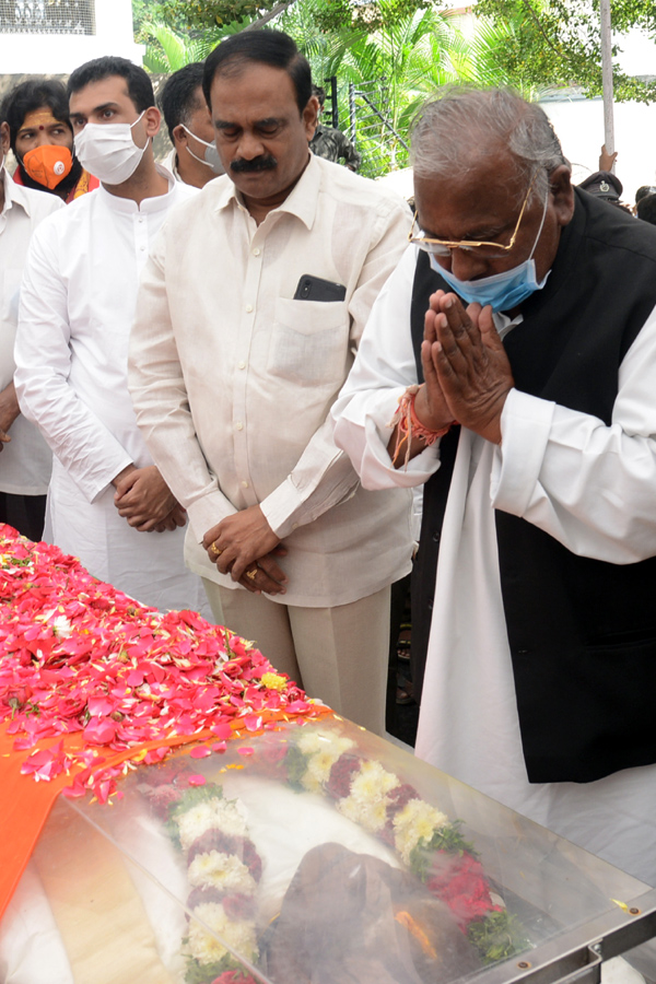 Political Leaders Pays tributes To Former AP CM Rosaiah Photo Gallery - Sakshi70