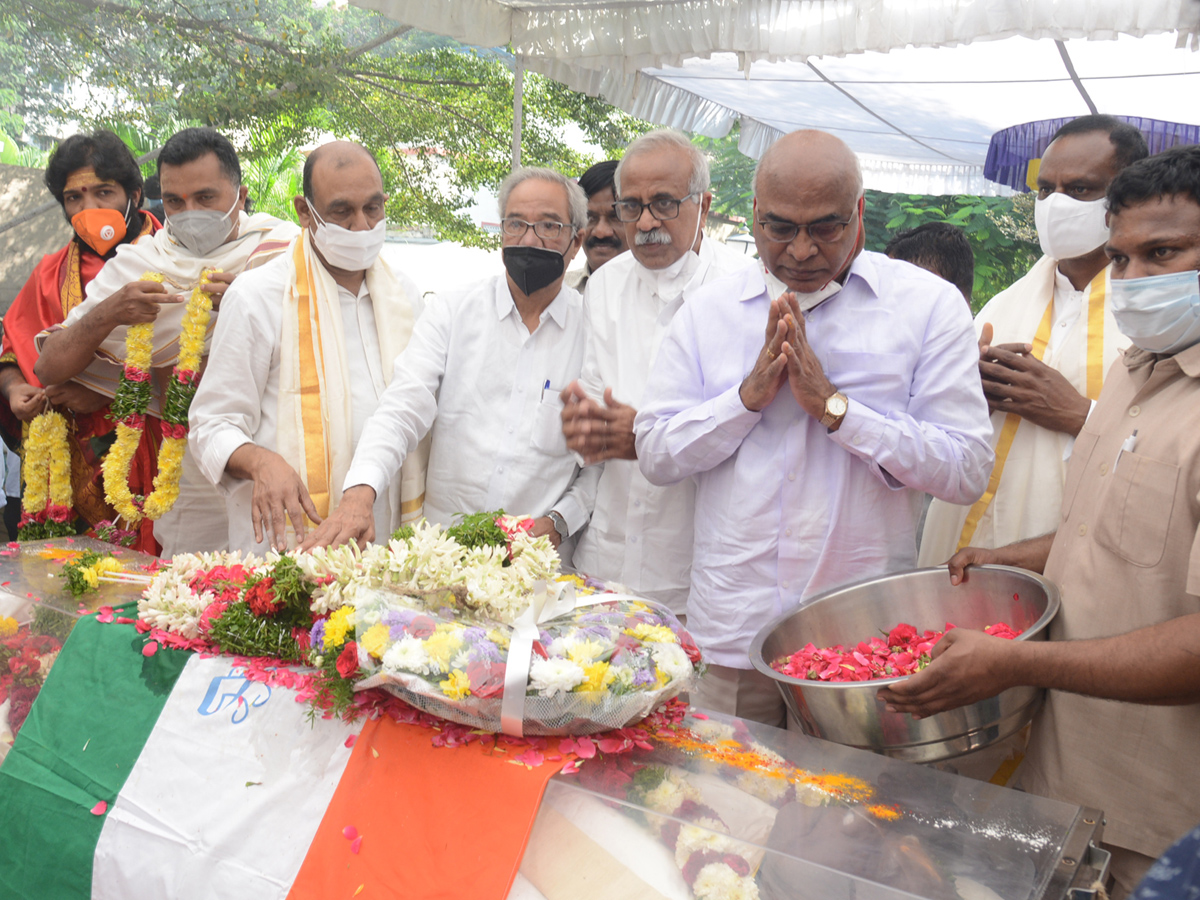 Political Leaders Pays tributes To Former AP CM Rosaiah Photo Gallery - Sakshi71