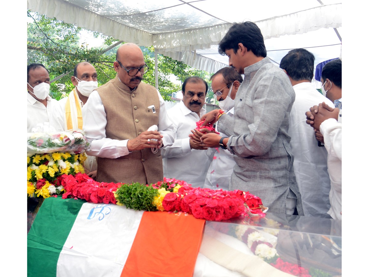 Political Leaders Pays tributes To Former AP CM Rosaiah Photo Gallery - Sakshi76