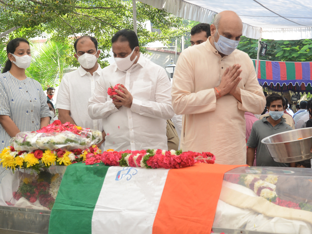 Political Leaders Pays tributes To Former AP CM Rosaiah Photo Gallery - Sakshi80