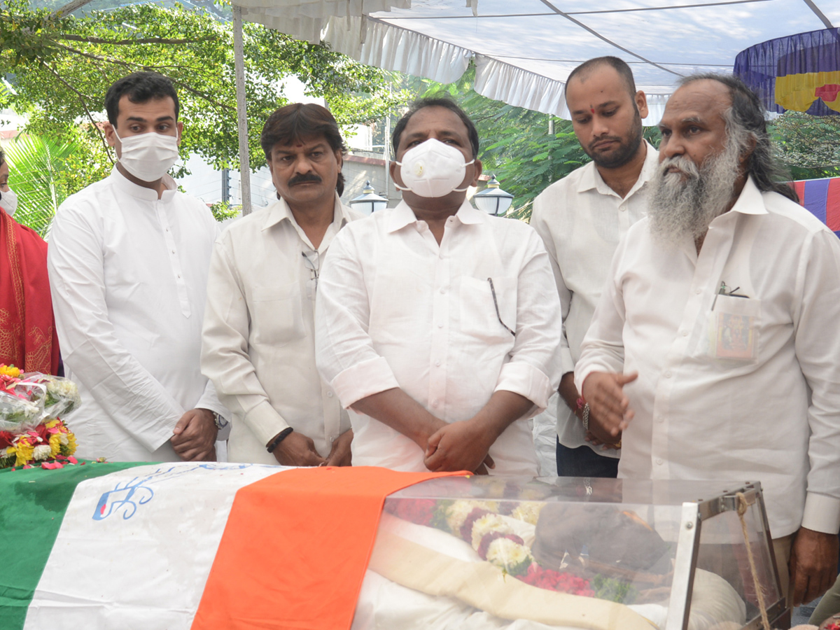 Political Leaders Pays tributes To Former AP CM Rosaiah Photo Gallery - Sakshi83