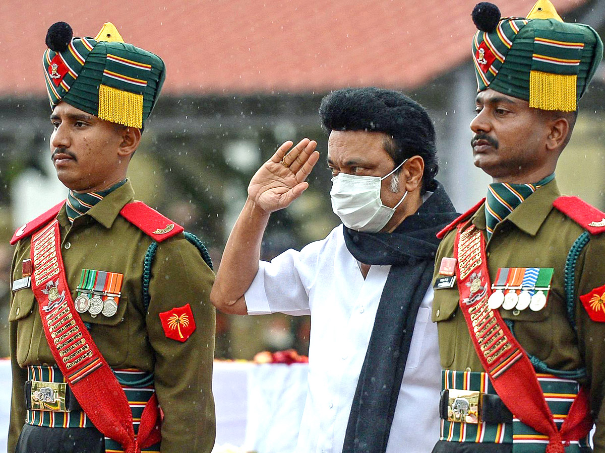 CM MK Stalin Pays Tribute To CDS Bipin Rawat And Among 13 Jawans at Wellington - Sakshi1