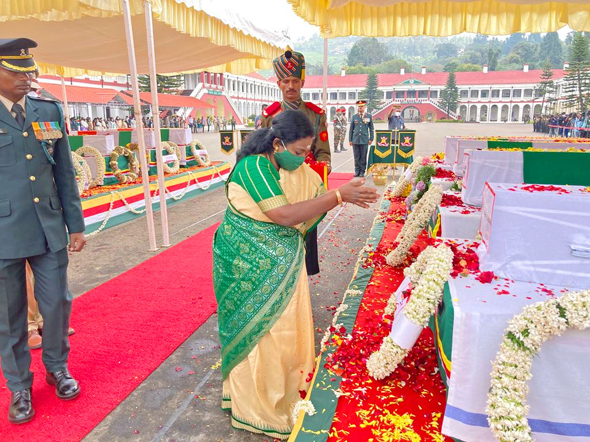 CM MK Stalin Pays Tribute To CDS Bipin Rawat And Among 13 Jawans at Wellington - Sakshi14