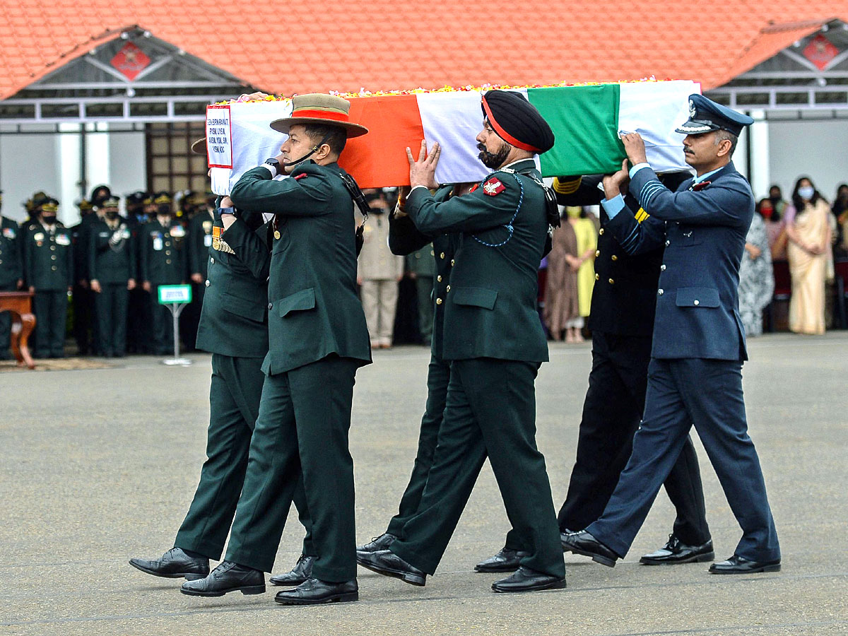 CM MK Stalin Pays Tribute To CDS Bipin Rawat And Among 13 Jawans at Wellington - Sakshi22