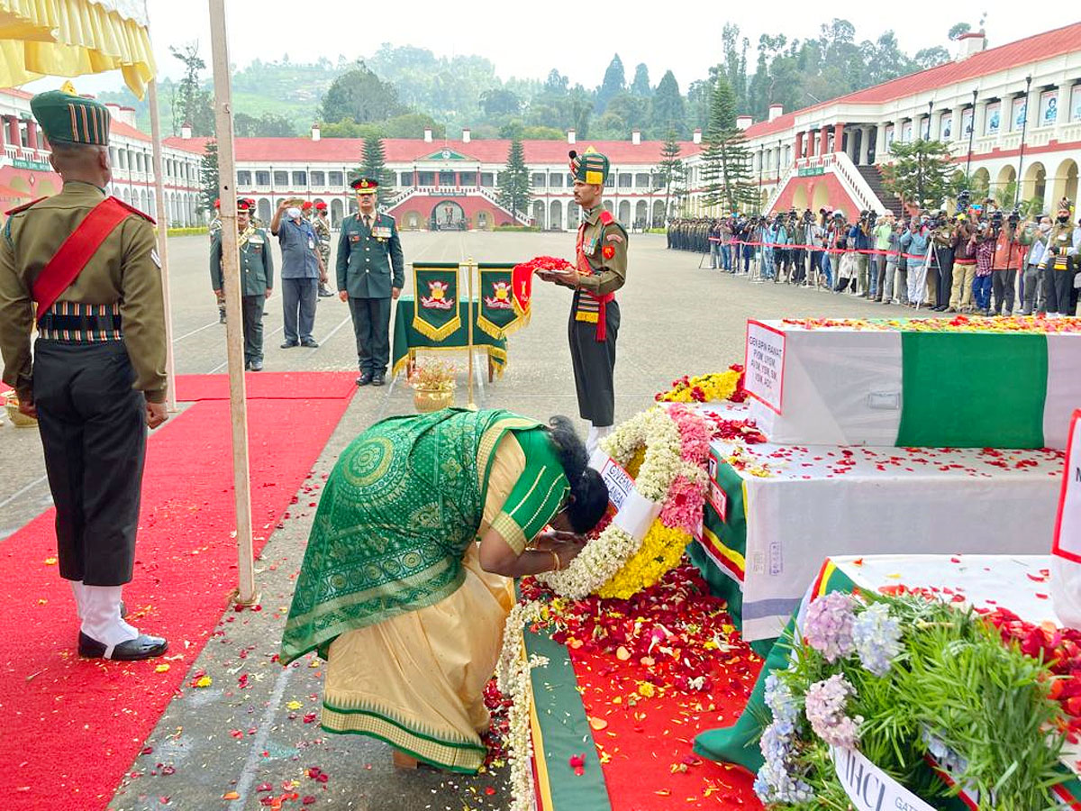 CM MK Stalin Pays Tribute To CDS Bipin Rawat And Among 13 Jawans at Wellington - Sakshi23