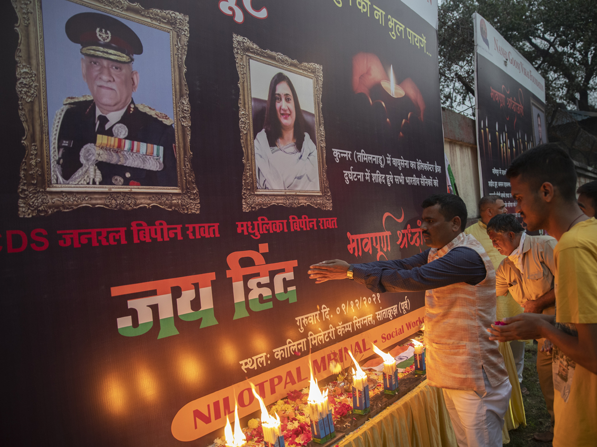 India pays tribute to its top general CDS Bipin Rawat PHoto Gallery - Sakshi2