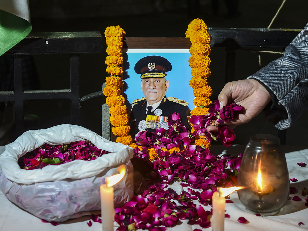 India pays tribute to its top general CDS Bipin Rawat PHoto Gallery - Sakshi12