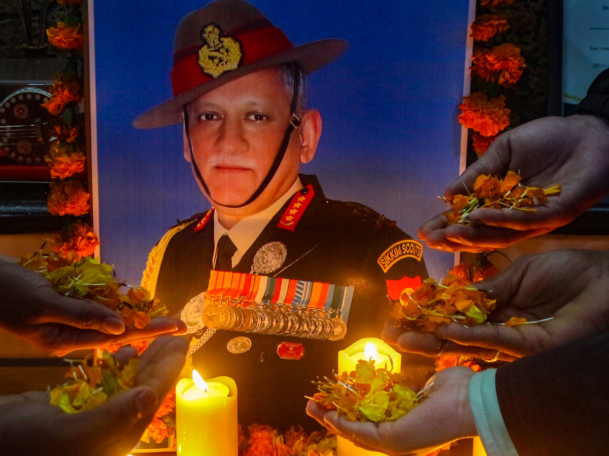 India pays tribute to its top general CDS Bipin Rawat PHoto Gallery - Sakshi14