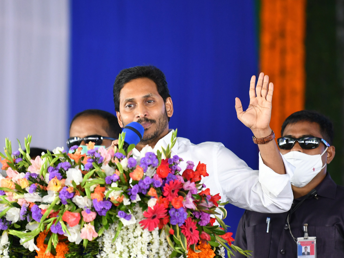 CM YS Jagan launch distribution of hiked YSR pension kanuka Photo Gallery - Sakshi15