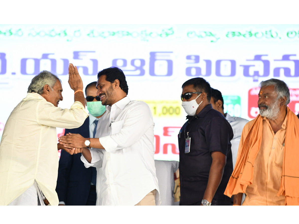 CM YS Jagan launch distribution of hiked YSR pension kanuka Photo Gallery - Sakshi20