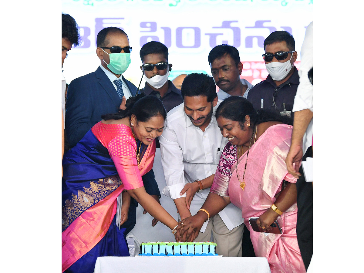 CM YS Jagan launch distribution of hiked YSR pension kanuka Photo Gallery - Sakshi27