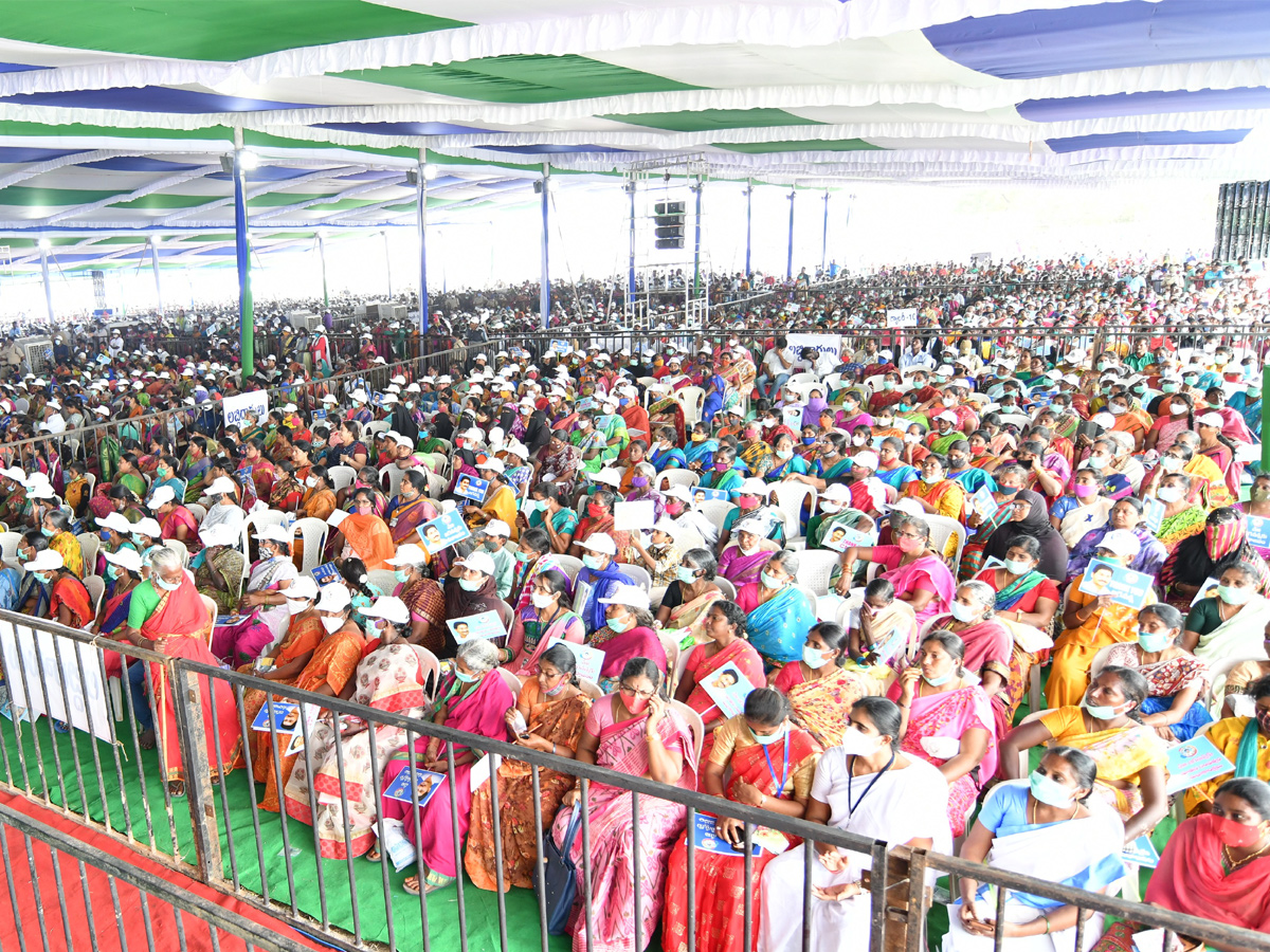 CM YS Jagan launch distribution of hiked YSR pension kanuka Photo Gallery - Sakshi8