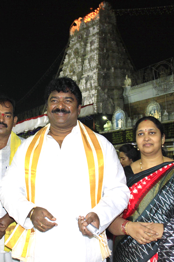 Cine Celebrities and VIPs Visit Tirumala Temple  - Sakshi12