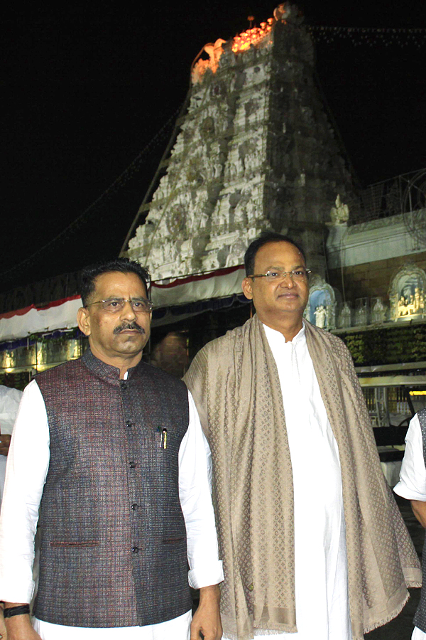 Cine Celebrities and VIPs Visit Tirumala Temple  - Sakshi14