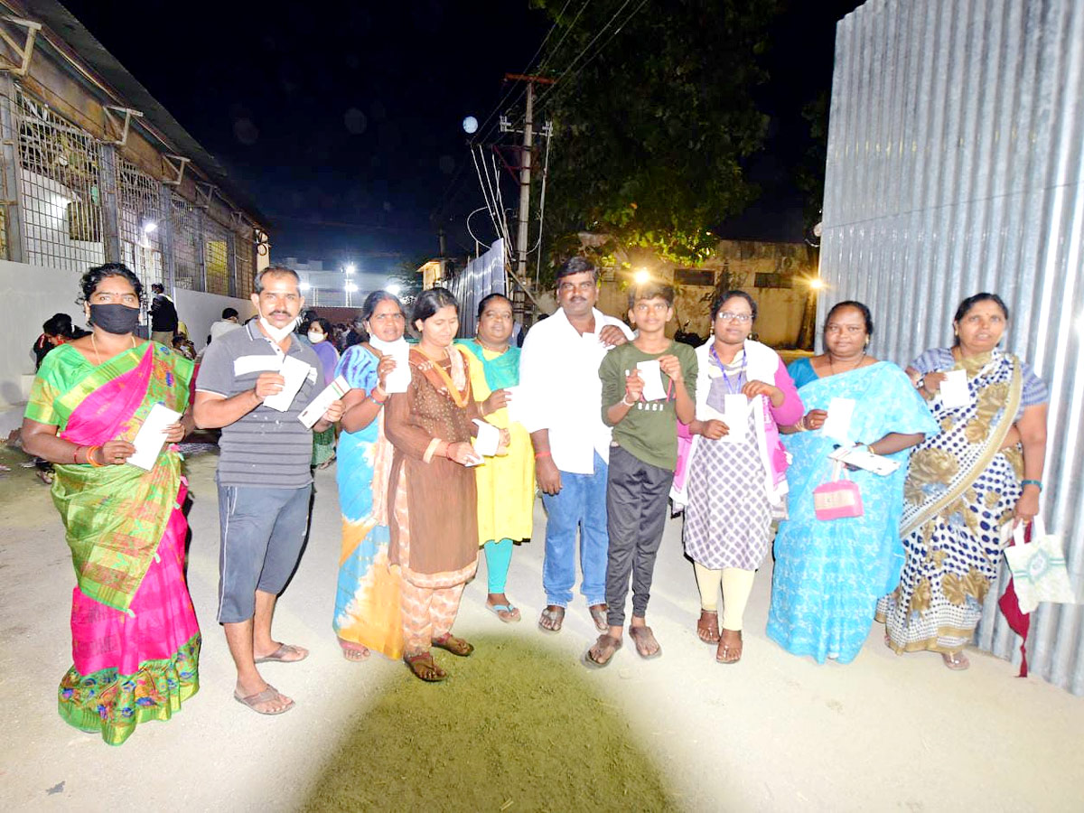 Vaikuntha Ekadashi Darshan Tickets Photo Gallery - Sakshi8