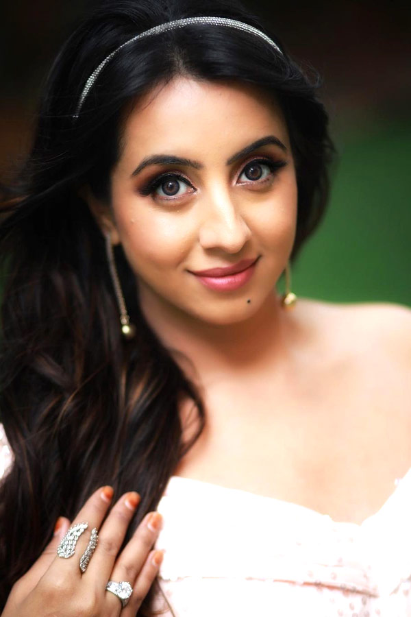 Actress Sanjjanaa Galrani Latest Photo Gallery - Sakshi13