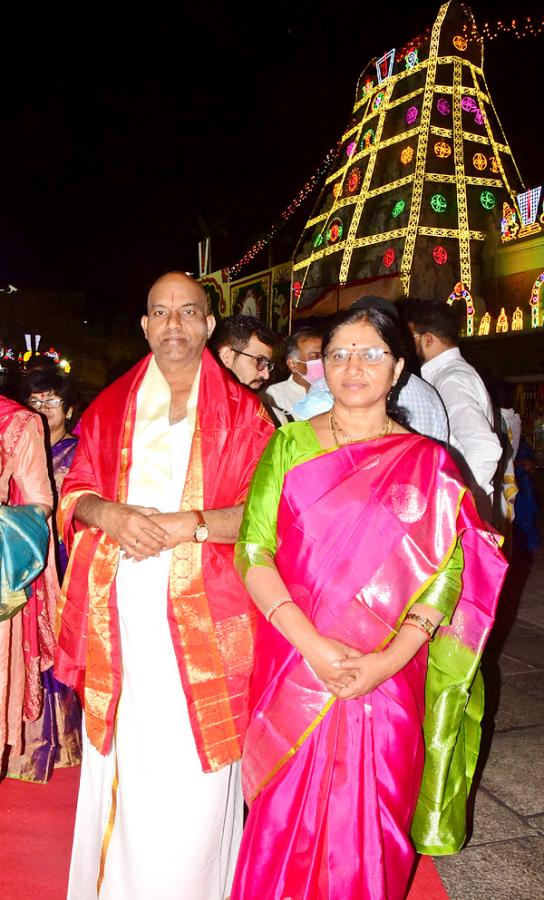 VIPs Visits Tirumala Temple On the Eve of Vaikunta Ekadashi - Sakshi52